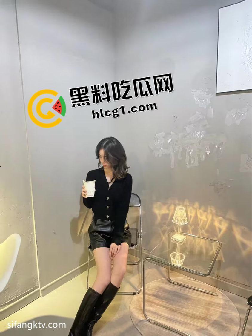 上美高颜值学姐 气质与风骚并存 情人节送花就能打炮 呻吟叫声爽撸 私密偷拍流出  第6张