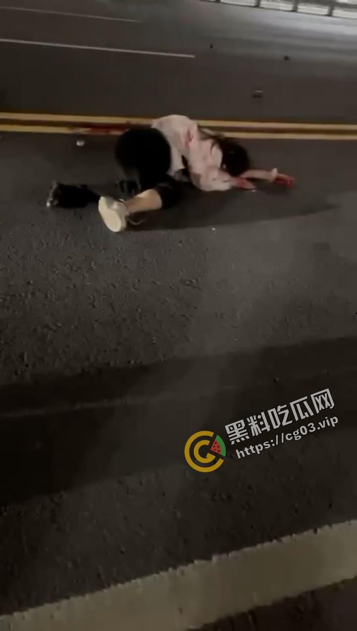 现在机车老妹太猛了 以身实践骑士精神  试试就逝世！ 第8张