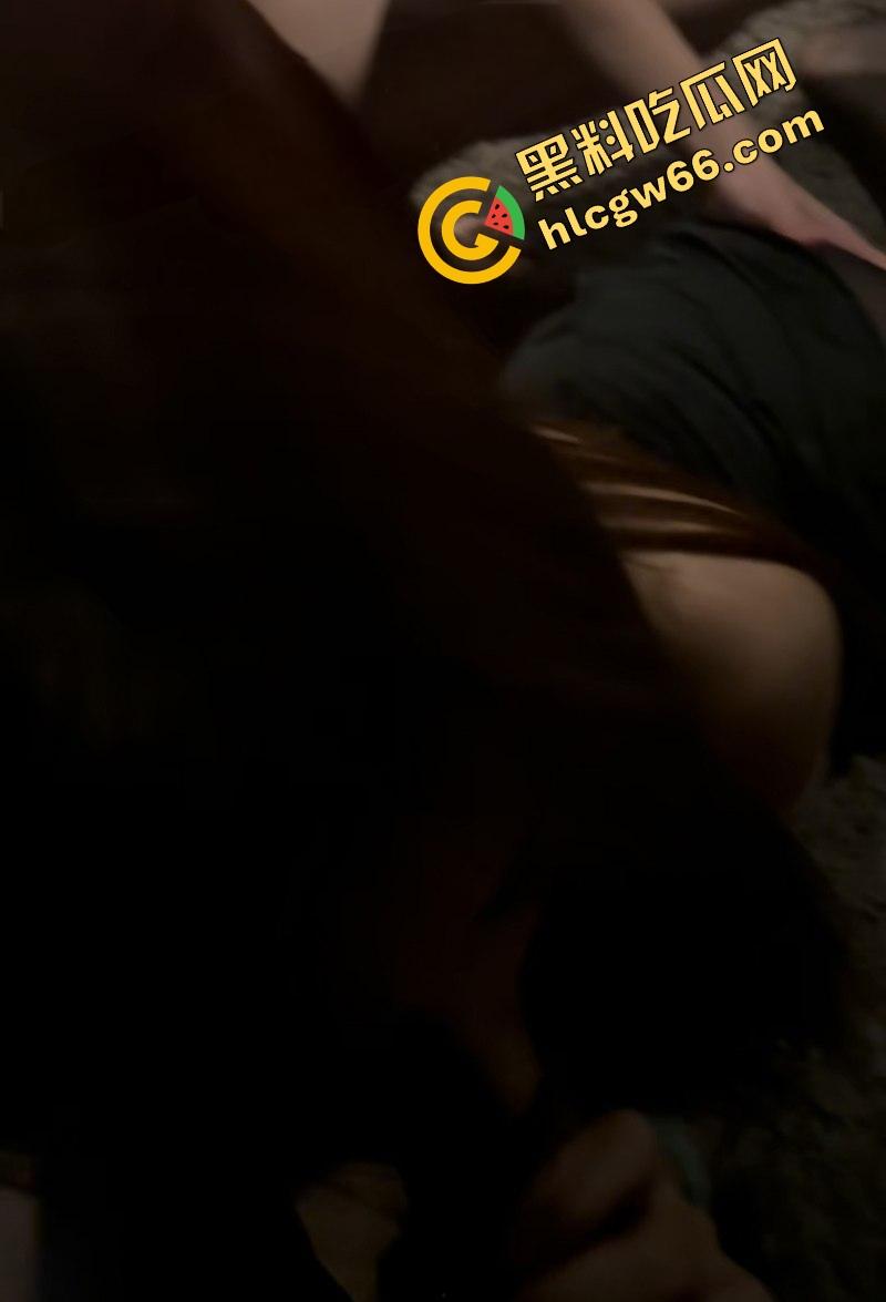 济南酒吧3P疯传,黑丝御姐当街搭讪被带走,前后双洞齐开被爆插成浪狗,骚叫声爽到抽搐! 第12张 济南酒吧3P疯传,黑丝御姐当街搭讪被带走,前后双洞齐开被爆插成浪狗,骚叫声爽到抽搐! 第12张