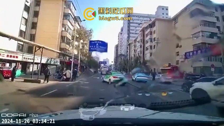 甘肃兰州城关区男子驾车撞伤行人后逃逸 接着又撞伤三人,疯狂逃亡路上再造惨剧! 第3张 甘肃兰州城关区男子驾车撞伤行人后逃逸 接着又撞伤三人,疯狂逃亡路上再造惨剧! 第3张