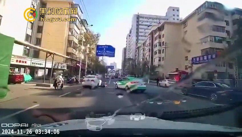 甘肃兰州城关区男子驾车撞伤行人后逃逸 接着又撞伤三人,疯狂逃亡路上再造惨剧! 第7张 甘肃兰州城关区男子驾车撞伤行人后逃逸 接着又撞伤三人,疯狂逃亡路上再造惨剧! 第7张