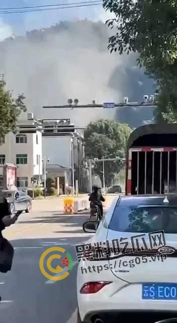 缅甸炮弹再次过境 落在南伞江城家园 造成建筑物损伤以及至少死伤1人 现场画面曝光  第3张