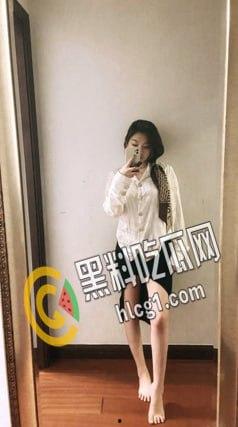 山东巨乳留学生 大嫚儿 丰乳肥臀细腰标准模特身材 尤其是一对大奶子是真的圆 天生好炮架！  第3张