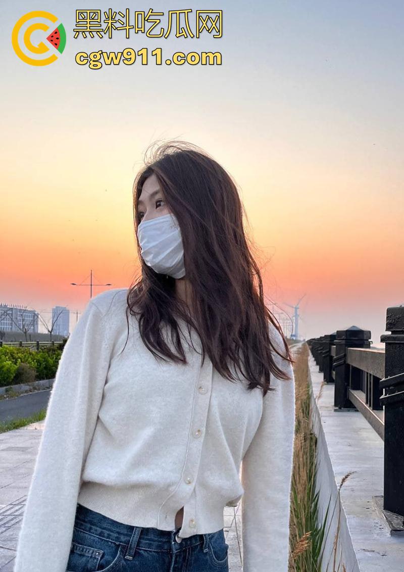 连云港师范学院173cm女神【伍思彤】，逆天长腿翘臀尤物，超爱吃鸡巴，但仅限于大屌，这翘臀真没谁了！  第2张