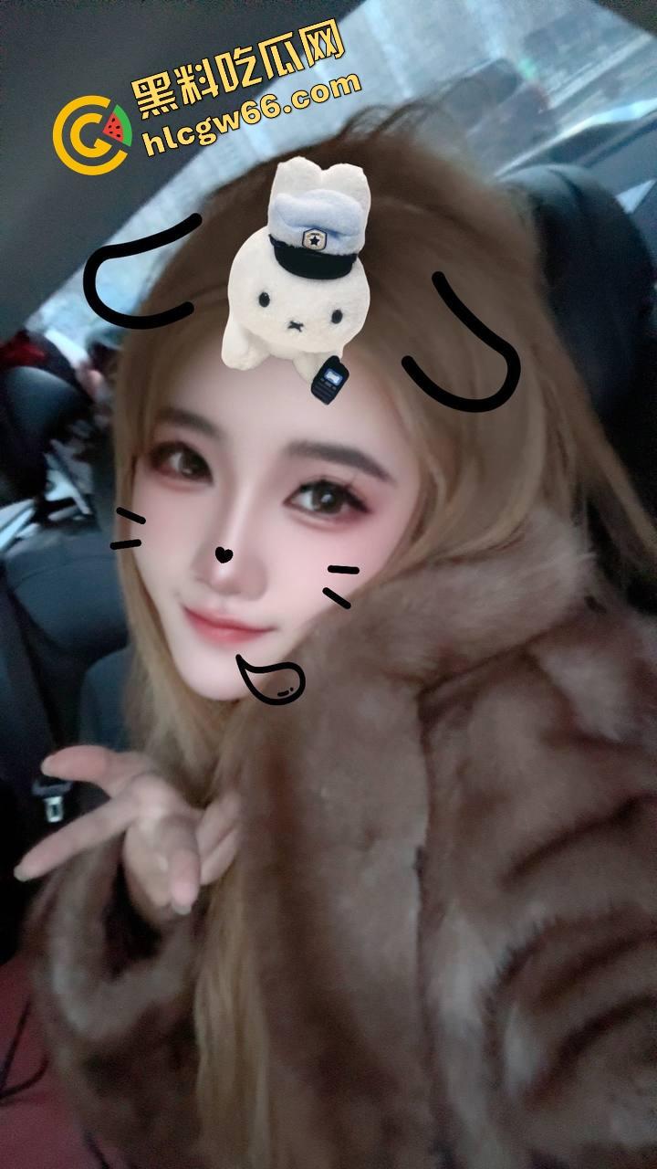 四川刚毕业学生妹『袁梦』化身母狗战士，校服做爱洗手间无套后入、颜射舔精全都安排！  第2张