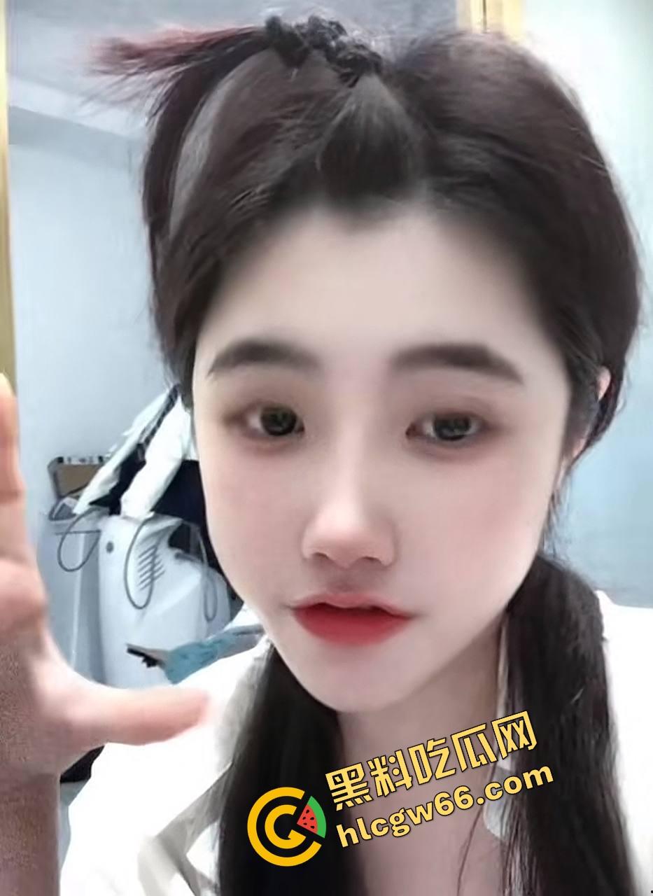 四川刚毕业学生妹『袁梦』化身母狗战士，校服做爱洗手间无套后入、颜射舔精全都安排！  第4张