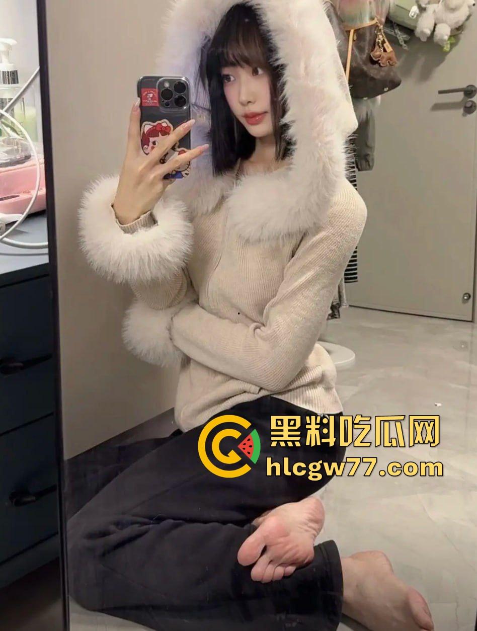 抖音14w粉丝网红【公主电闪】私密视频照片流出 卖片哥的评论都被删完了 女上骑乘超熟练！  第5张