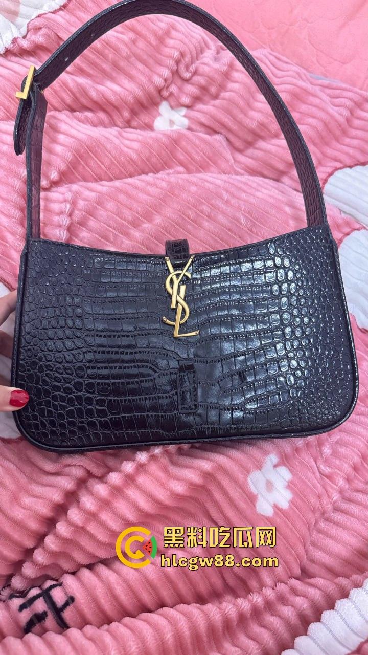 异国恋四年被绿，美本美高富哥竟然送假包，期间还利用女朋友帮忙上课考试 不良视频遭曝光。  第39张