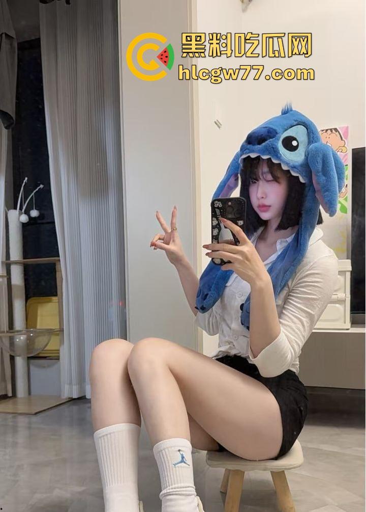 抖音14w粉丝网红【公主电闪】私密视频照片流出 卖片哥的评论都被删完了 女上骑乘超熟练！  第11张