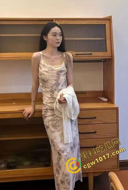 深圳南山国际学校【肖俞葫】与男友私拍视频流出:御姐气质风情万种,傲人身材爆炸眼球! 第2张 深圳南山国际学校【肖俞葫】与男友私拍视频流出:御姐气质风情万种,傲人身材爆炸眼球! 第2张