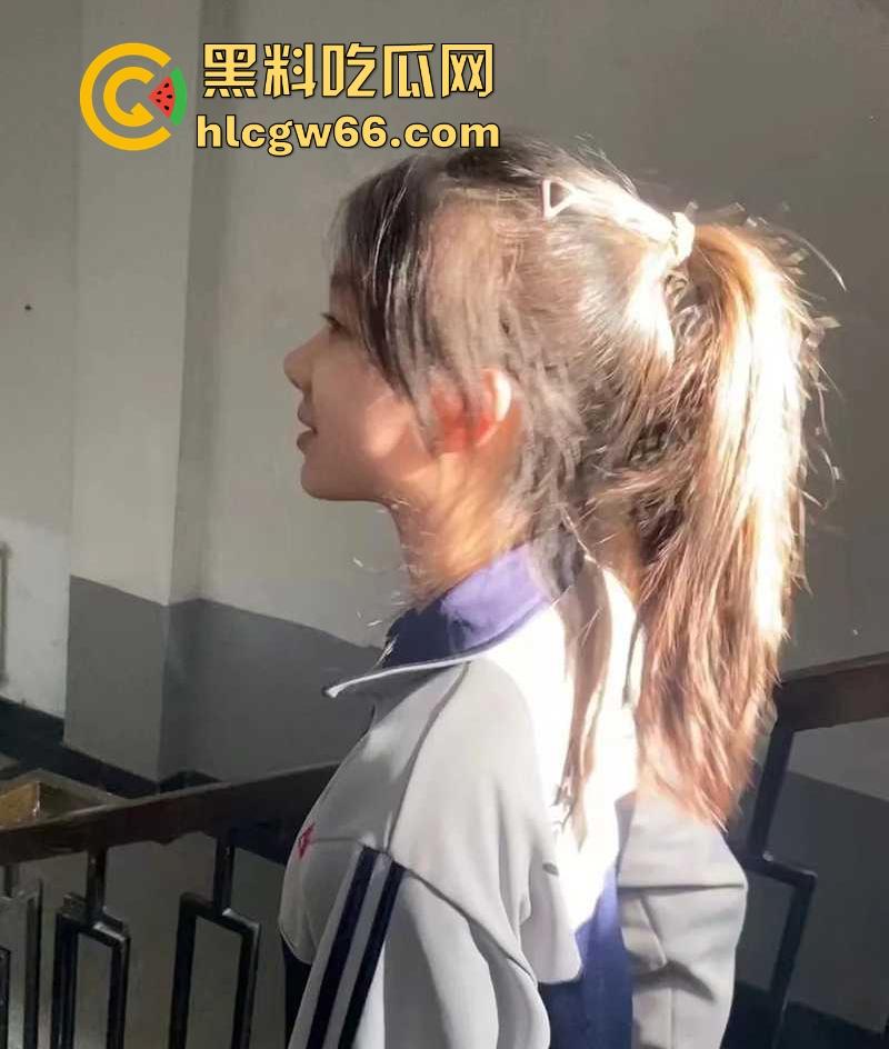 广东遂溪县高中艺术楼惊现女声淫叫 门下偷拍高三情侣光腚野战 视频流出引爆校园！  第2张