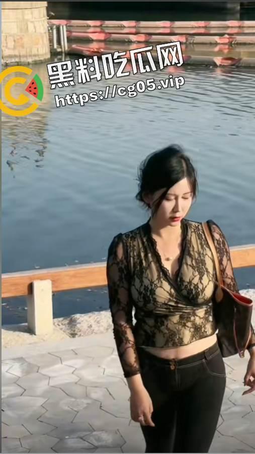 抖音4w粉主播【李雅】被调教泄密 肛塞拉珠 尽情玩弄 本人甚至评论区亲自回应 光明正大做烧鸡  第4张