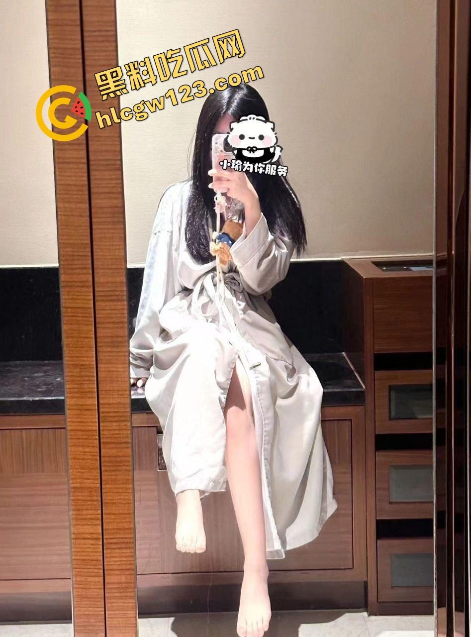 黑料吃瓜粉丝必看,京爷约炮太地道了,匡威妹子桌上一顿啪啪啪,就是不给看逼有点不厚道了! 第1张 黑料吃瓜粉丝必看,京爷约炮太地道了,匡威妹子桌上一顿啪啪啪,就是不给看逼有点不厚道了! 第1张