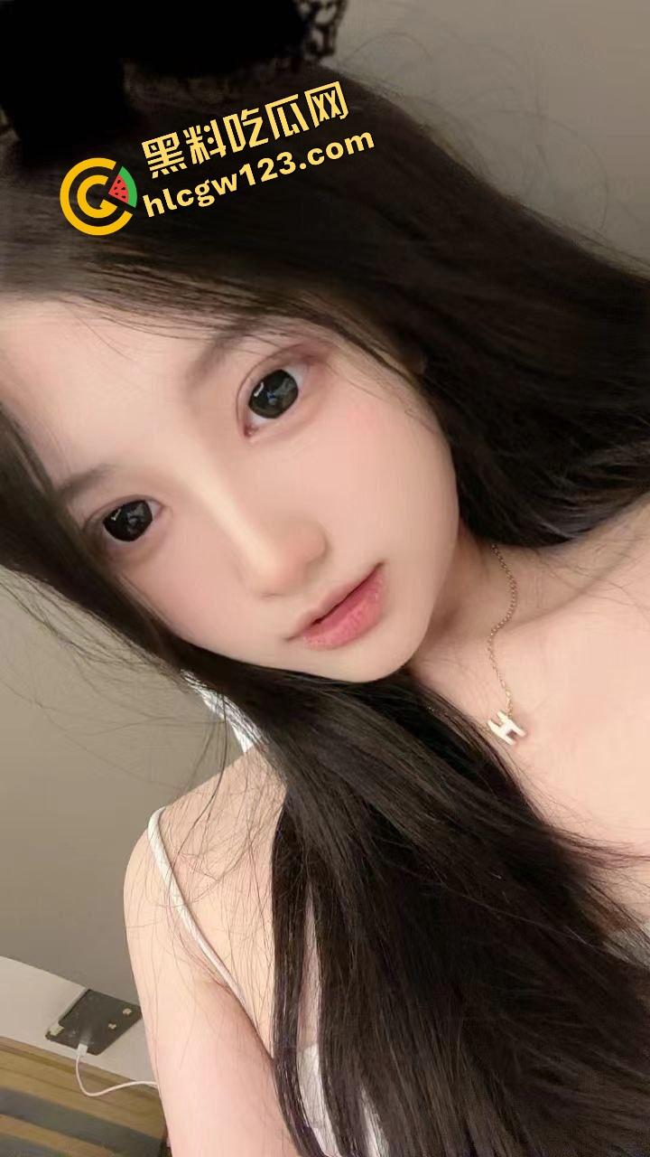 黑料吃瓜粉丝必看,京爷约炮太地道了,匡威妹子桌上一顿啪啪啪,就是不给看逼有点不厚道了! 第3张 黑料吃瓜粉丝必看,京爷约炮太地道了,匡威妹子桌上一顿啪啪啪,就是不给看逼有点不厚道了! 第3张