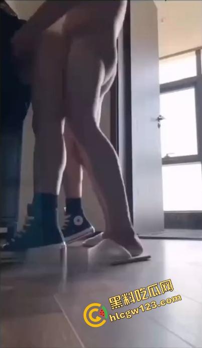 黑料吃瓜粉丝必看,京爷约炮太地道了,匡威妹子桌上一顿啪啪啪,就是不给看逼有点不厚道了! 第7张 黑料吃瓜粉丝必看,京爷约炮太地道了,匡威妹子桌上一顿啪啪啪,就是不给看逼有点不厚道了! 第7张