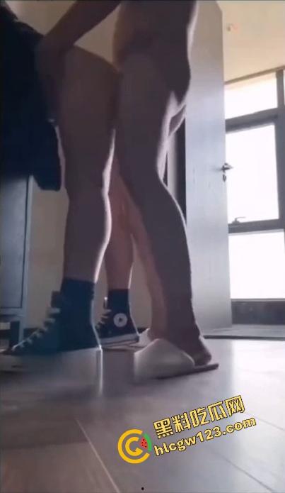 黑料吃瓜粉丝必看,京爷约炮太地道了,匡威妹子桌上一顿啪啪啪,就是不给看逼有点不厚道了! 第8张 黑料吃瓜粉丝必看,京爷约炮太地道了,匡威妹子桌上一顿啪啪啪,就是不给看逼有点不厚道了! 第8张