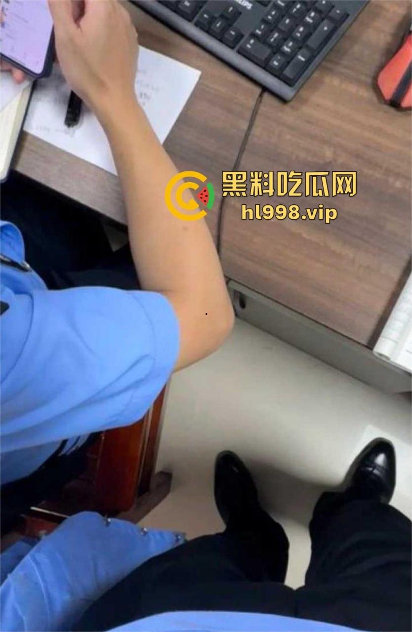 民警变成变态淫魔！外网发布与女警的性爱视频，穿警服口交、后入爆操，极品警花无处遁形！  第12张