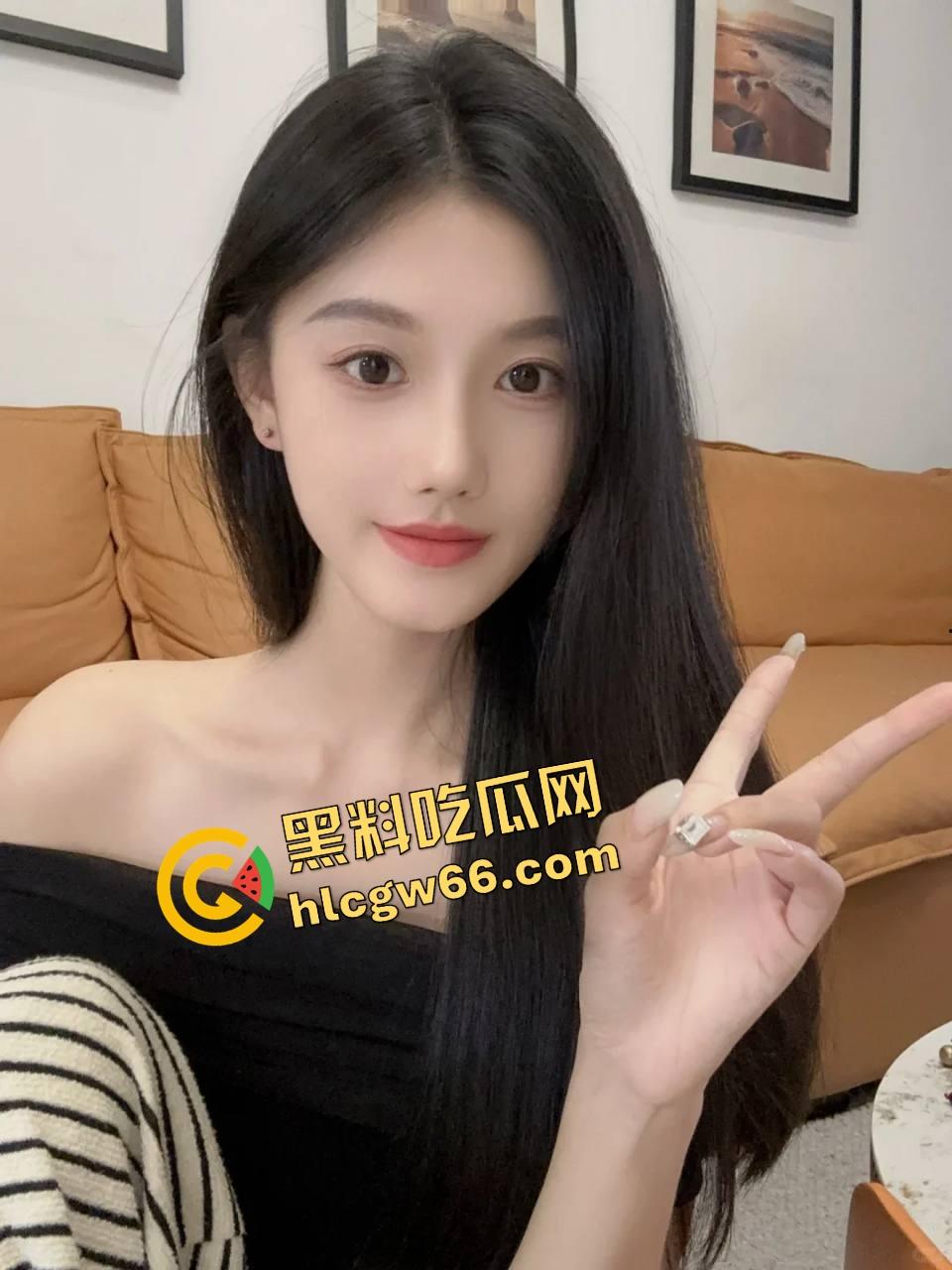 健身教练爆操肥臀女学员，八块腹肌打桩如锤机，床震三十分钟不歇火，操得骚妹尖叫断片！  第5张