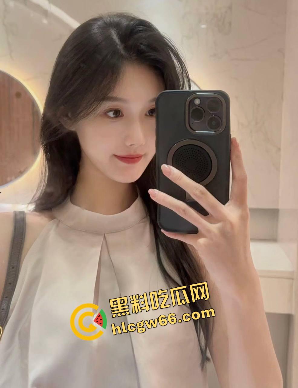 健身教练爆操肥臀女学员，八块腹肌打桩如锤机，床震三十分钟不歇火，操得骚妹尖叫断片！  第6张