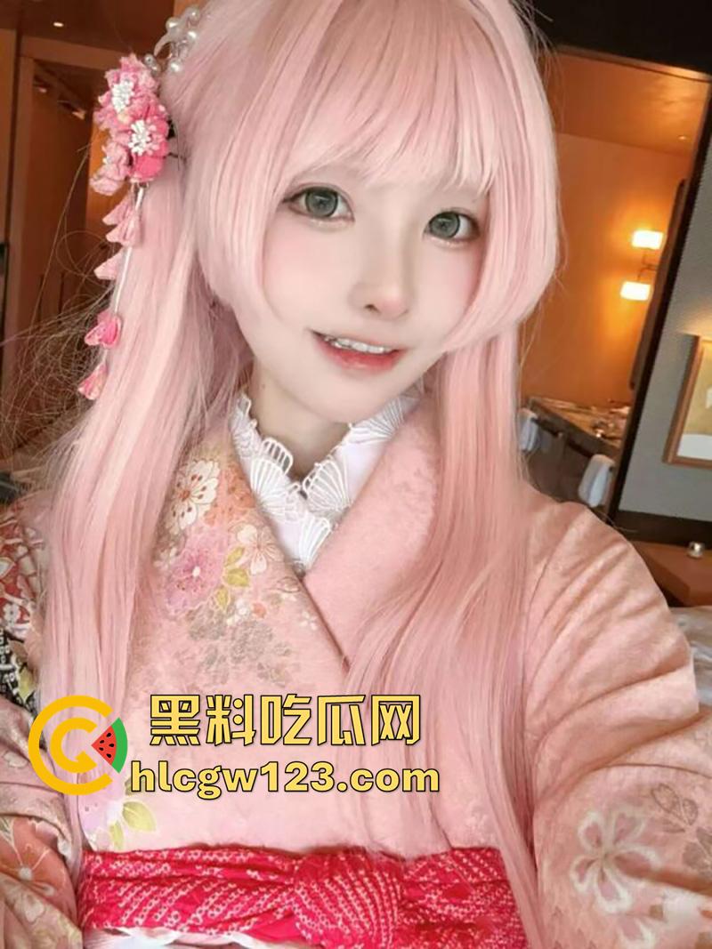 颜值coser【花卷】绿帽大瓜，漫展被富哥400w被包养，竟带前任来富哥房子打炮，结果被曝光！  第21张