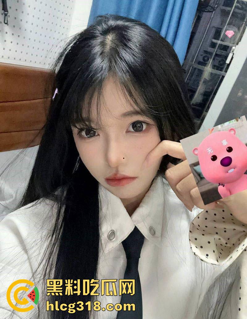 体育生约啪西安交大校花女神橙子，绝美颜值长腿女神，成为大屌下的性奴，捏着圆润蜜桃臀，疯狂抽插无毛嫩鲍！  第2张