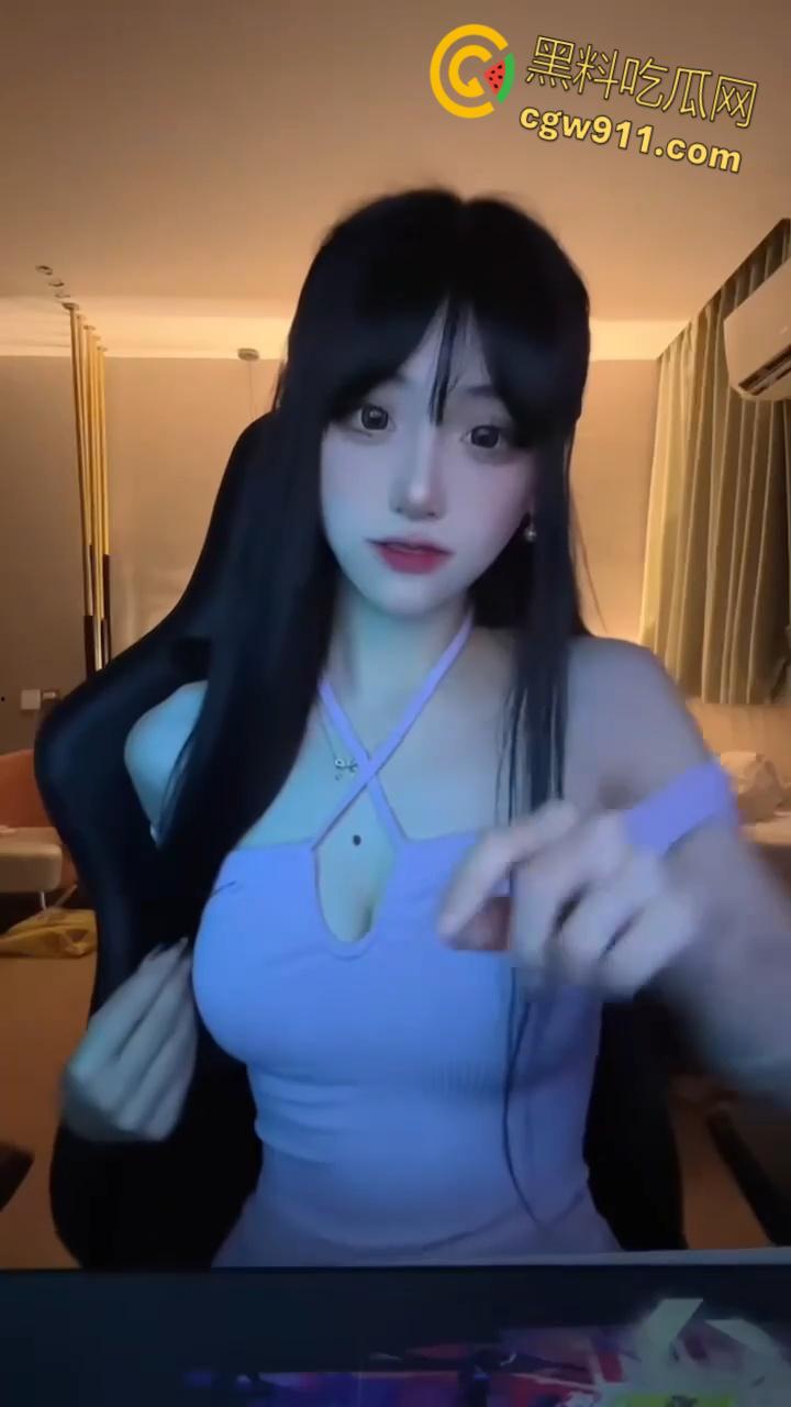 抖音擦边网红【小冰糖】，清纯颜值媚黑婊体质，给金主发制服口舌诱惑，呻吟声让人全身酥麻 ！  第7张