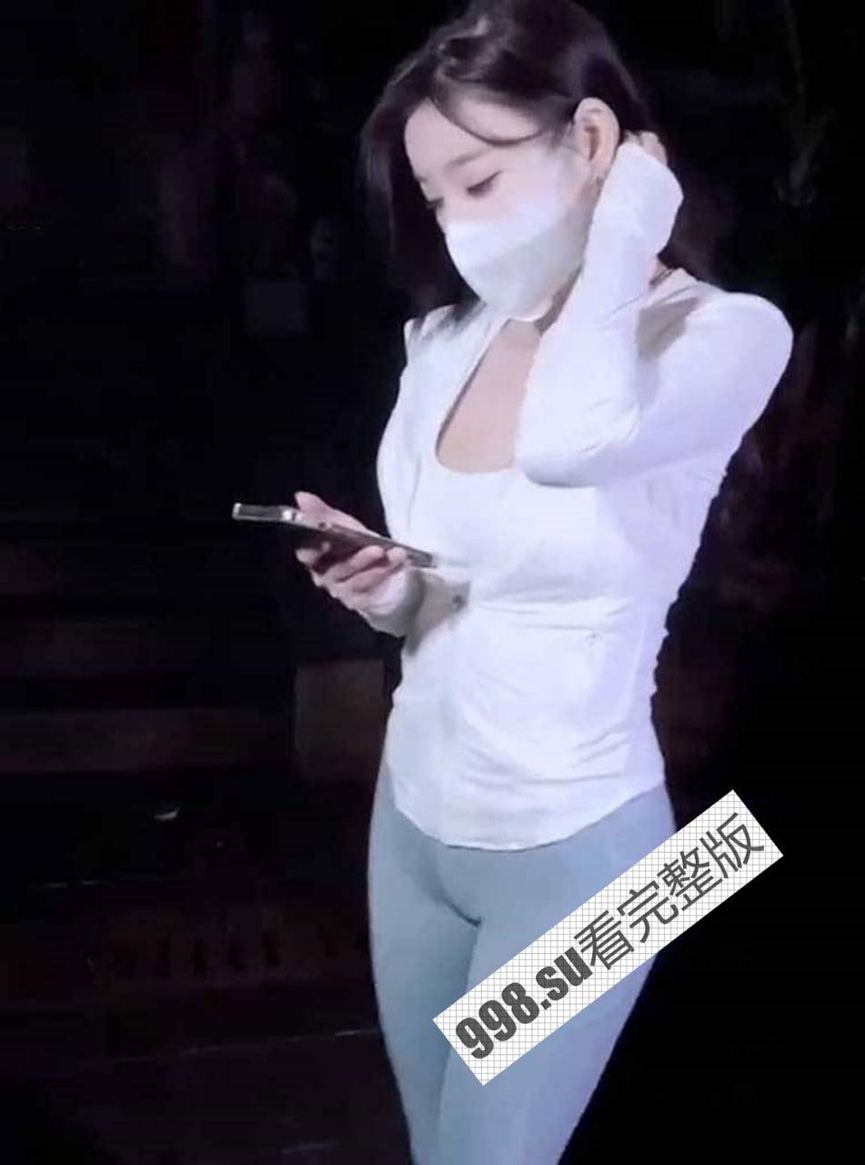 人气女神杨晨晨 剧情新作《猛男的大力冲击》身穿紧身瑜伽裤锻炼 被猛男对着镜子操  第1张