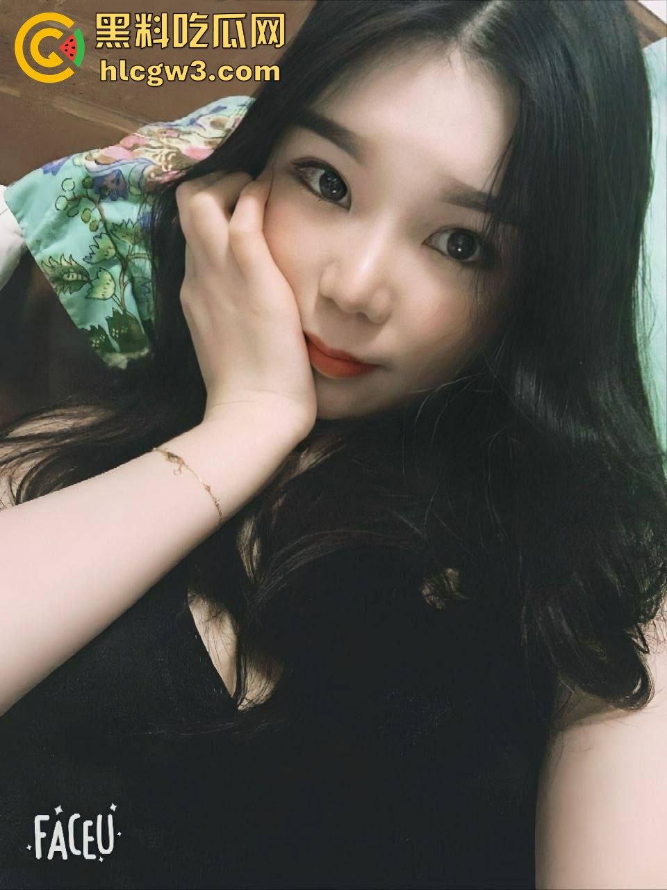 南丹火幕村KTV骚逼『 龙雨微 』少妇素颜还敢卖逼陪酒 骚逼被抠到泛滥 这年头陪酒小妹太不容易！  第4张