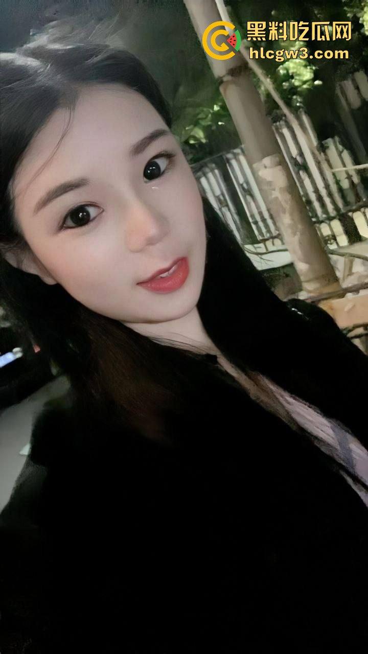 南丹火幕村KTV骚逼『 龙雨微 』少妇素颜还敢卖逼陪酒 骚逼被抠到泛滥 这年头陪酒小妹太不容易！  第16张