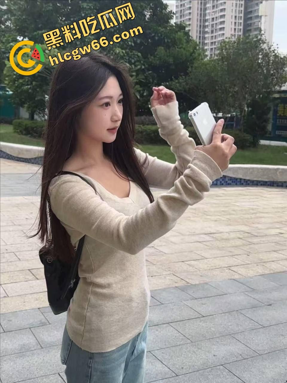 成都理工大二骚货『李娜娜』啪啪自拍流出，极品御姐身材太顶，黑丝高跟玩COS被操成狗，一晚八发全干吐！  第7张