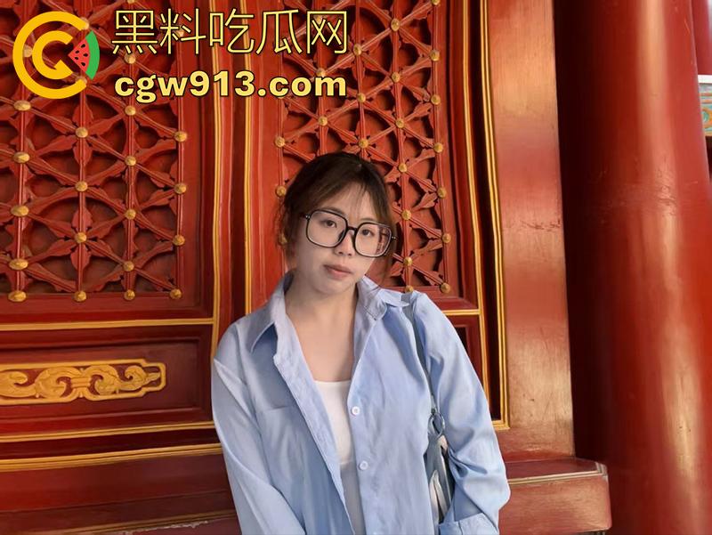 奶大就是硬道理，四川达州的骚货【王锦秀】，背着男友视频露出大奶给金主看，这奶子做爱时绝对能晃起飞了！  第4张