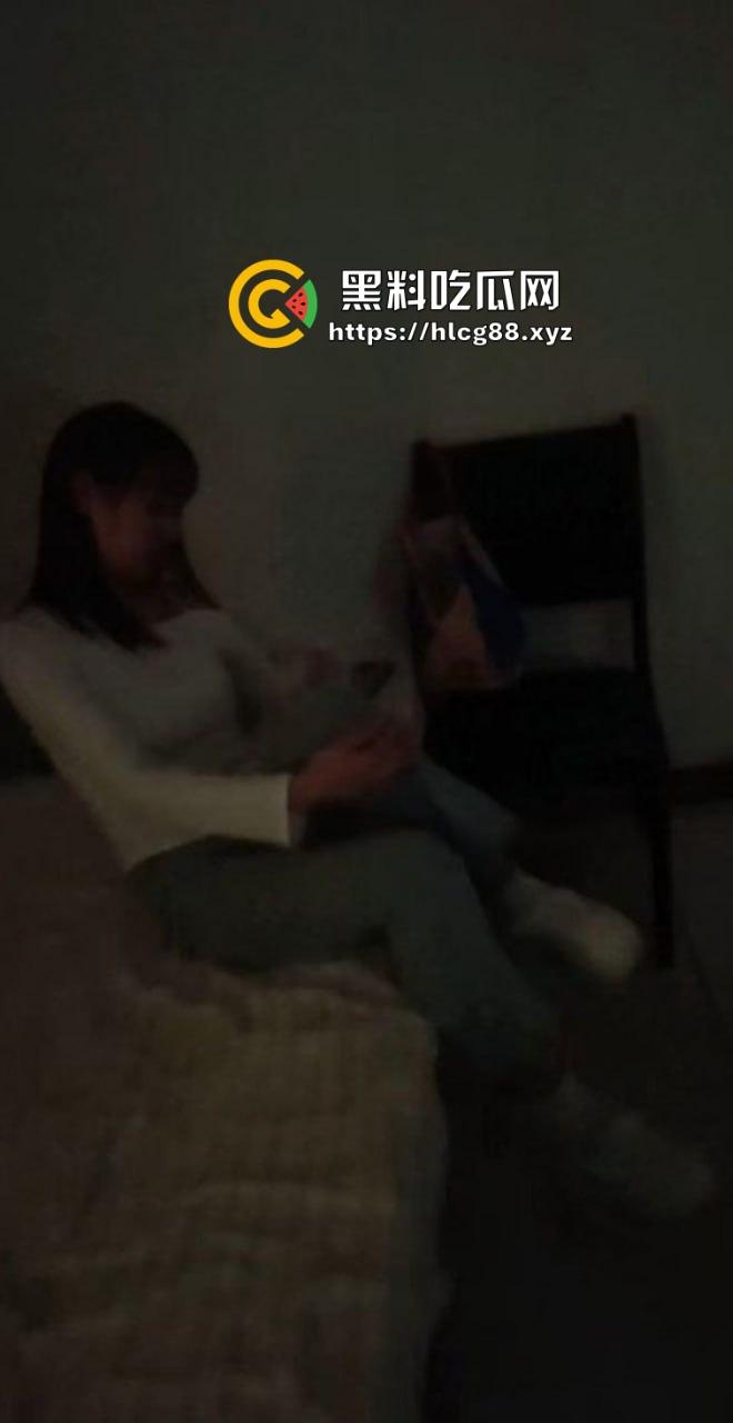 深圳龙岗东三村嫖客排队操嫩逼名鸡，扫街大神偷拍炸场，帽子叔叔硬着来抓！  第12张