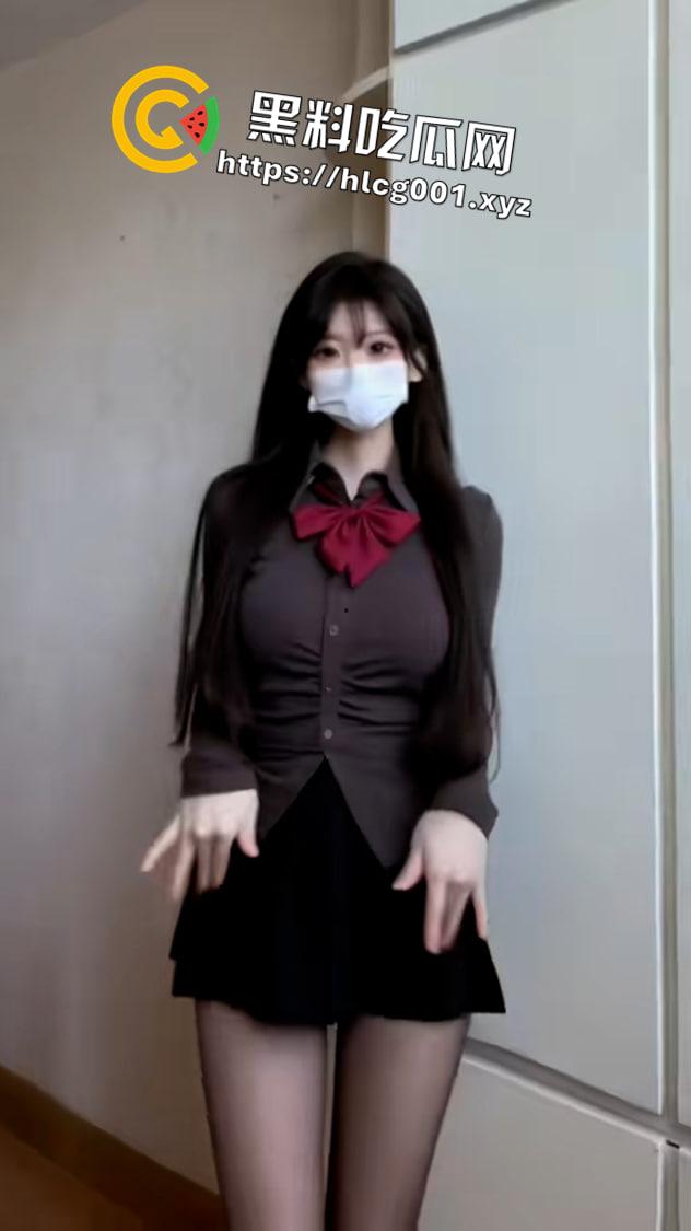 瓜友爆料！抖音230万粉丝网红【瑶瑶大仙女】线下和榜一大哥约会视频及一些列裸照被曝光 这身材一般人真顶不住阿  第2张