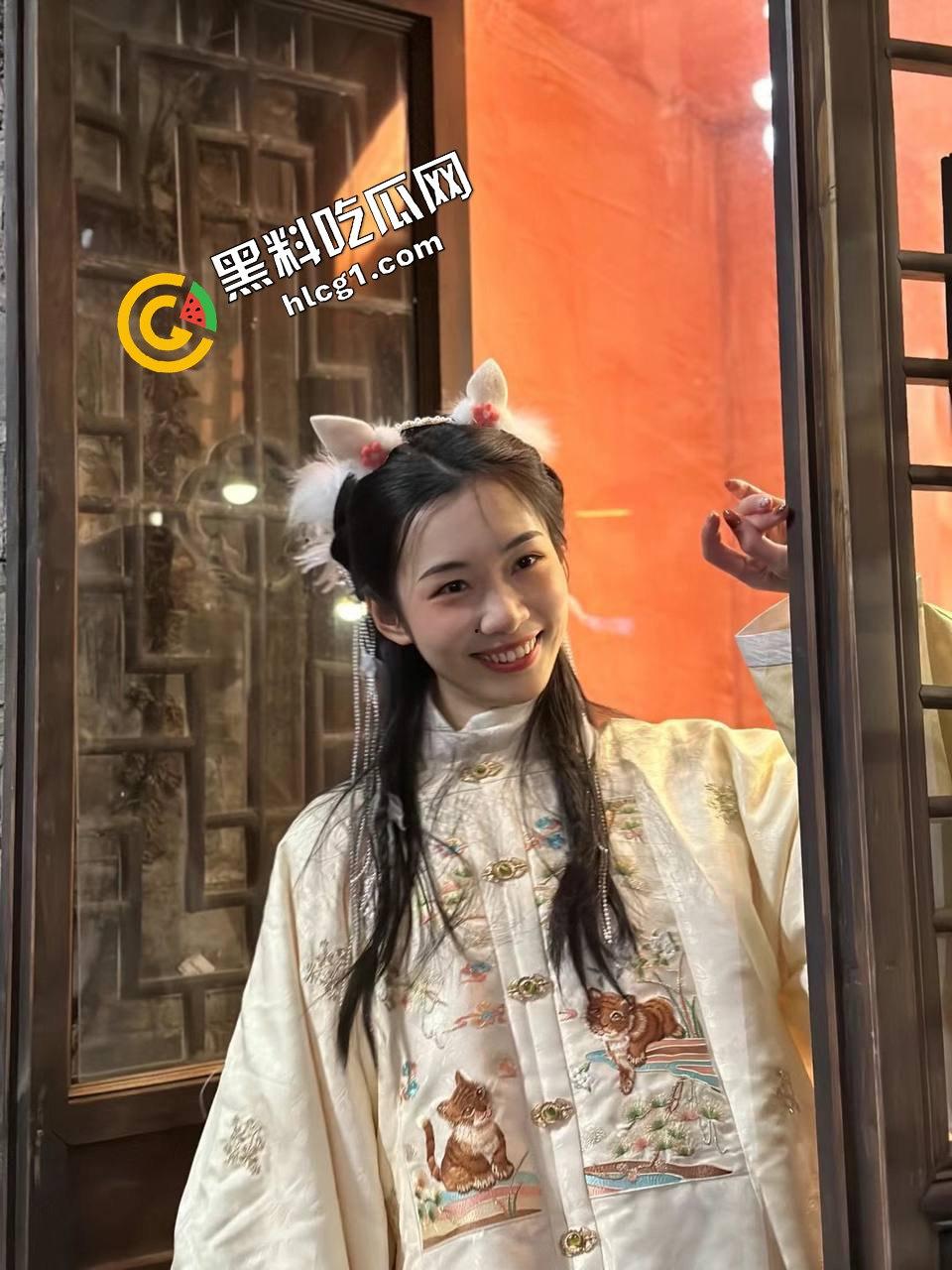 西安翻译学院小母狗，别看04年的但是真的早熟，视频外泄让人直呼过瘾！  第2张