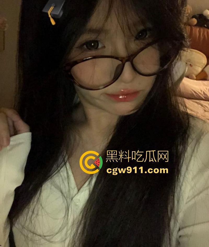 浙江工商大学大一母狗【林希然】约炮视频曝光，帮炮友深喉口交，狗链栓脖疯狂爆操，哪个男人能不瞬间硬爆？  第4张