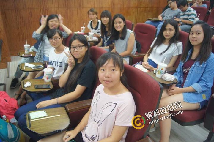 台湾中华大学 运输科技与物流管理系【黄子轩】性爱视频流出 全程表情痛苦  实则呻吟不断享受大屌蹂躏 第4张