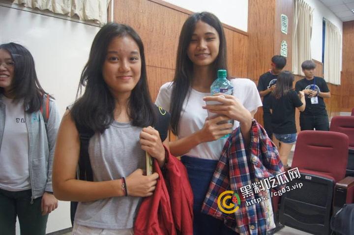 台湾中华大学 运输科技与物流管理系【黄子轩】性爱视频流出 全程表情痛苦  实则呻吟不断享受大屌蹂躏 第10张