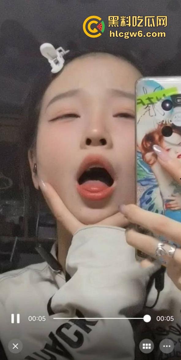 全网疯求，浙江清纯可爱网红【MIKU白】自拍性爱1分34秒视频被曝光，精选网红系列。  第3张