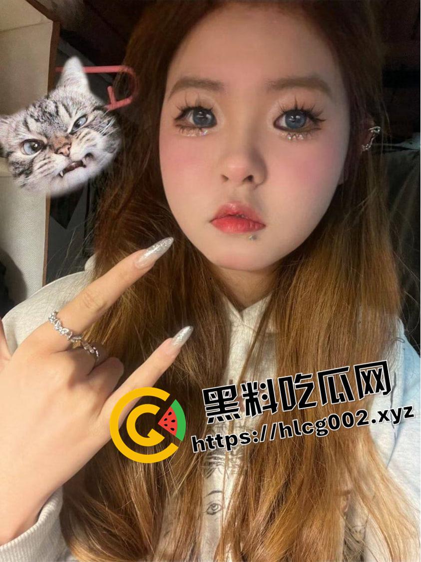 深圳电大微胖女大学生 文具塞逼勾引网友 口活一觉 蛋蛋都要吸出来了  第9张