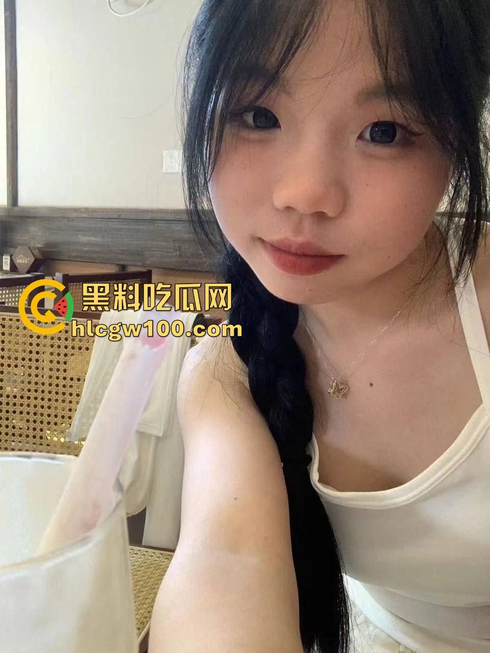 小编推荐!广州大学极品反差少女【吴微】自慰诱惑线下约啪,清纯脸配骚浪身子,真他妈是反差婊中的极品。 第4张 小编推荐!广州大学极品反差少女【吴微】自慰诱惑线下约啪,清纯脸配骚浪身子,真他妈是反差婊中的极品。 第4张