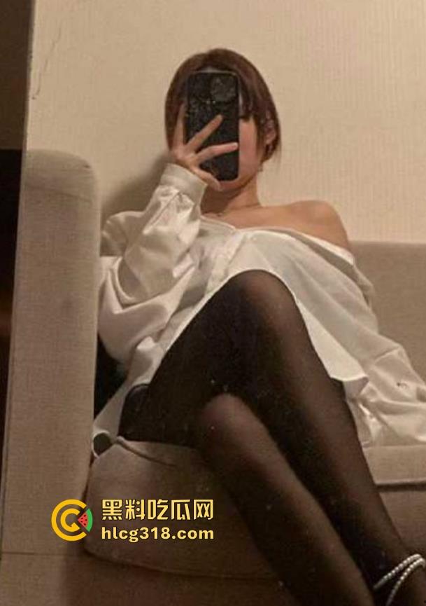 海角乱伦，酒后强上醉酒表姐，无套输出激情泄欲，巨大母乳摇摇晃晃，事后她哭的很伤心！  第3张