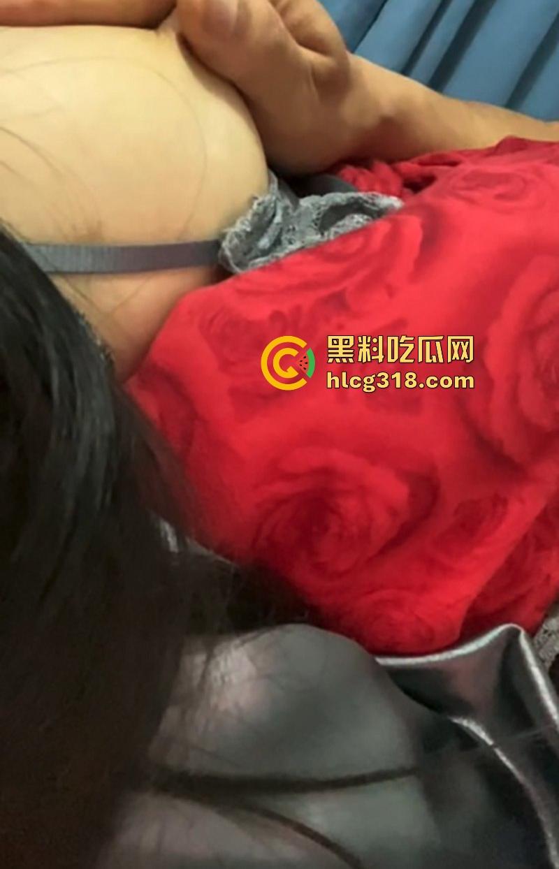 海角乱伦，酒后强上醉酒表姐，无套输出激情泄欲，巨大母乳摇摇晃晃，事后她哭的很伤心！  第8张