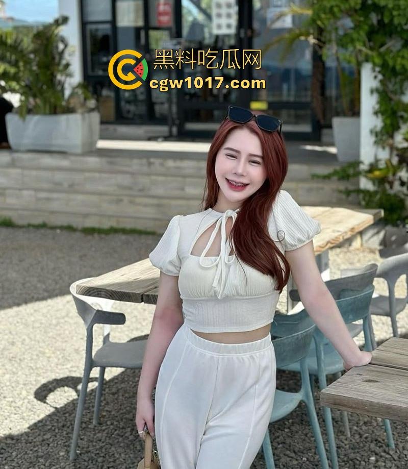 大神爆光约炮高颜值网美【洪七】甜美外表极品尤物身材，露脸口交18厘米大鸡巴整根吞没，骚逼骑乘后入疯狂榨精！  第2张