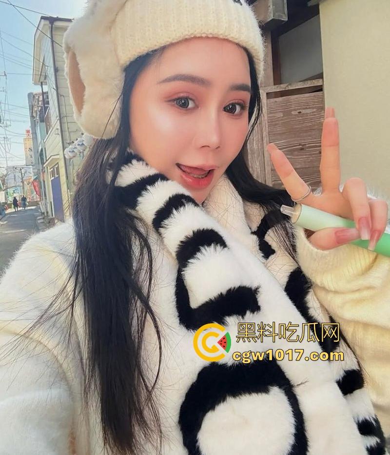 大神爆光约炮高颜值网美【洪七】甜美外表极品尤物身材，露脸口交18厘米大鸡巴整根吞没，骚逼骑乘后入疯狂榨精！  第4张