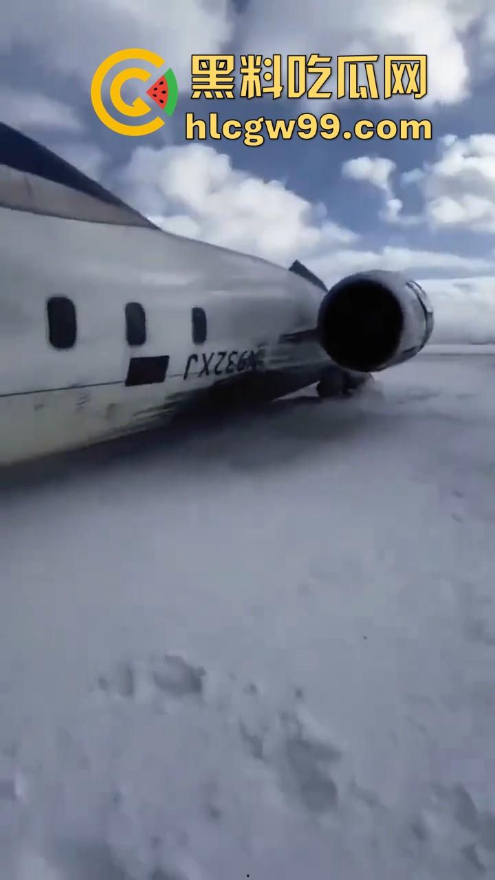 美国飞机又又又出事了！明尼苏达州飞往多伦多皮尔逊的飞机机腹朝天降落，堪比电影特效，幸好没人死亡。  第11张