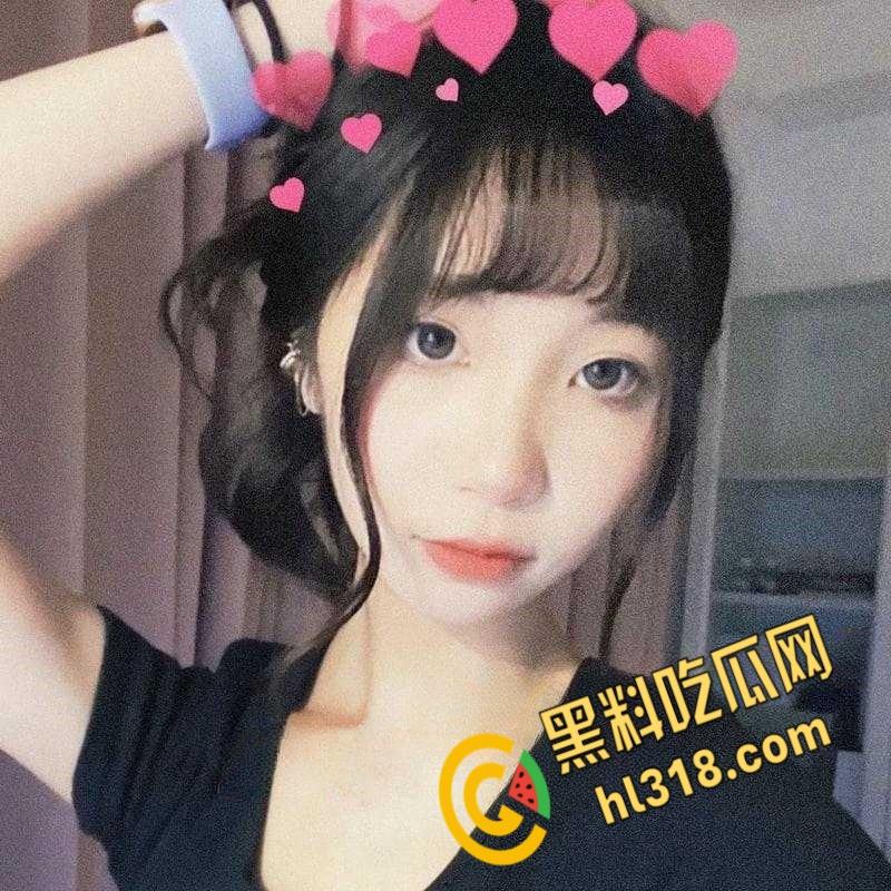 泉州师范学院【黄梦颖】，在学校是清纯高冷女神，私下和炮友床都干塌，馒头白虎逼被干的白浆四溢！  第3张