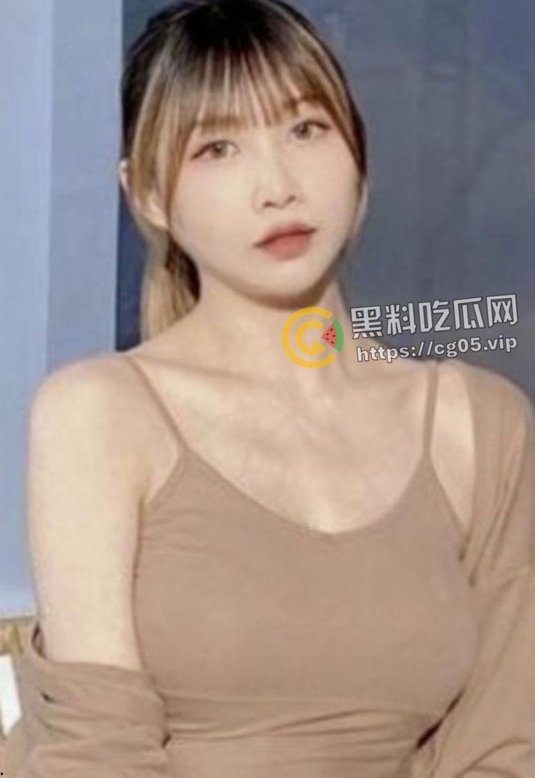 开盒黄圈顶流【玩偶姐姐】【 HongKongdoll】 本名【王佳乐】和跑路的前男友 神仙女菩萨 第3张 开盒黄圈顶流【玩偶姐姐】【 HongKongdoll】 本名【王佳乐】和跑路的前男友 神仙女菩萨 第3张