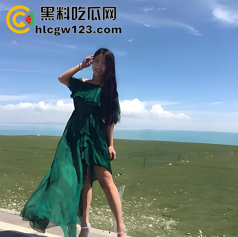 顶级绿帽大神YQK，带老婆和群友吃饭，包房里轮流爆操，肥臀骚妻为了被操，竟穿着开裆丝袜！  第1张