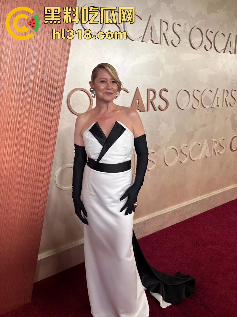 丹麦影后真枪实弹出演《女王诱罪》,后妈背着老公勾引继子,真实口交后入,找回久违的激情,太刺激了! 第2张 丹麦影后真枪实弹出演《女王诱罪》,后妈背着老公勾引继子,真实口交后入,找回久违的激情,太刺激了! 第2张