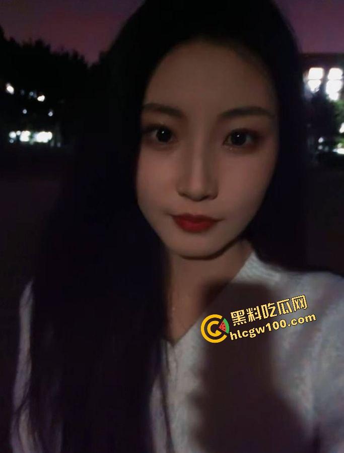 陕西西安反差人妻骚货母狗【何盈盈】酒店开房操逼至胸闷，女上位淫荡骑乘性爱泄密！独家投稿曝光流出！  第3张